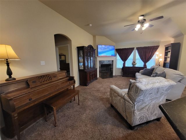 229 Carson Drive, Waxahachie, TX 75167