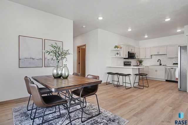 3611 S Broek Dr Drive, Sioux Falls, SD 57106