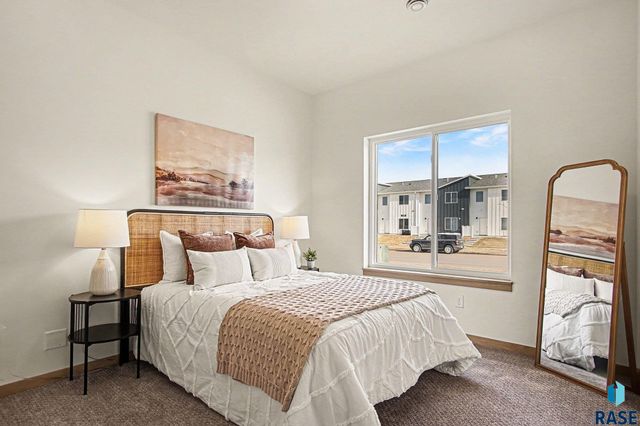 3611 S Broek Dr Drive, Sioux Falls, SD 57106