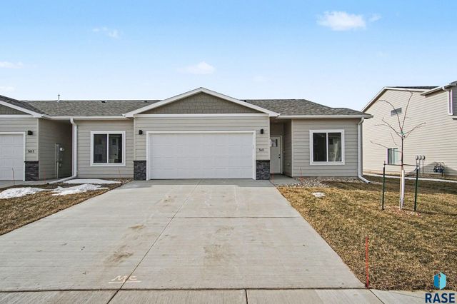 3611 S Broek Dr Drive, Sioux Falls, SD 57106