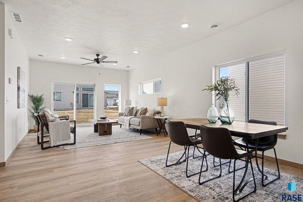 3611 S Broek Dr Drive, Sioux Falls, SD 57106