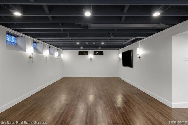 130 Merriweather Road, Grosse Pointe Farms, MI 48236