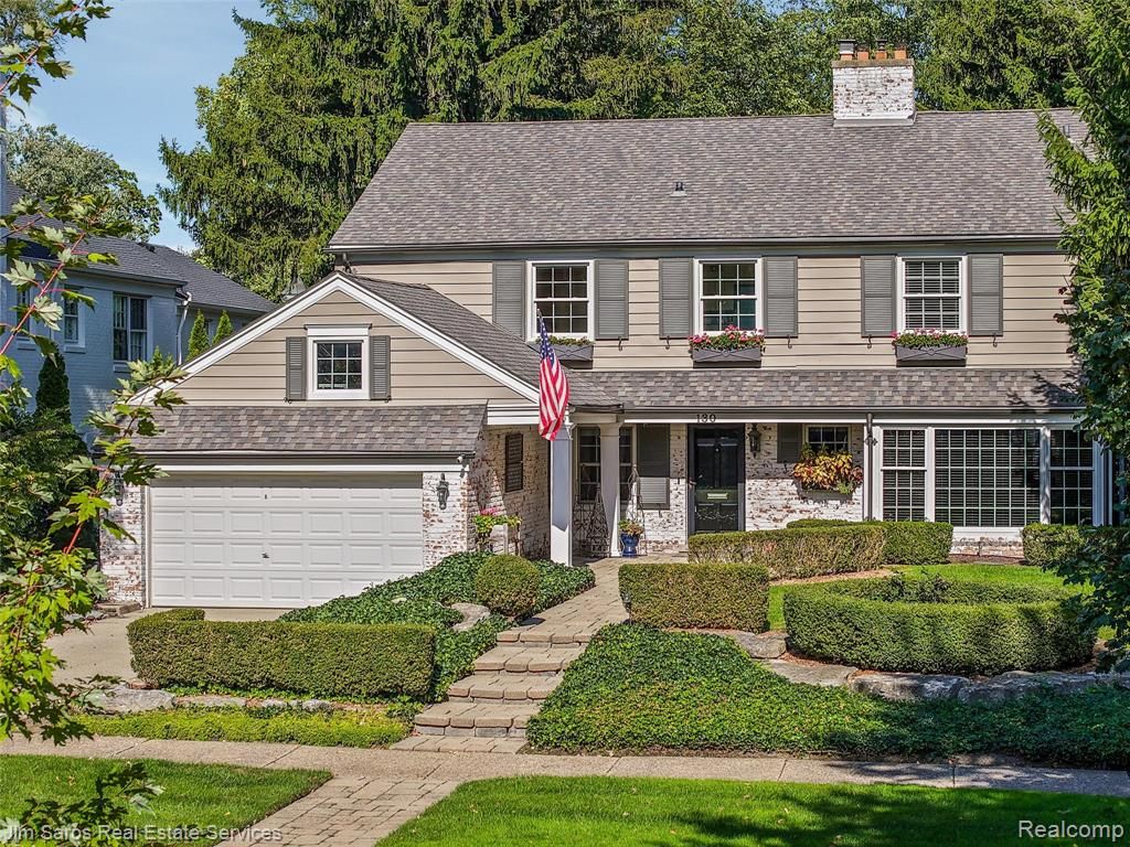 130 Merriweather Road, Grosse Pointe Farms, MI 48236