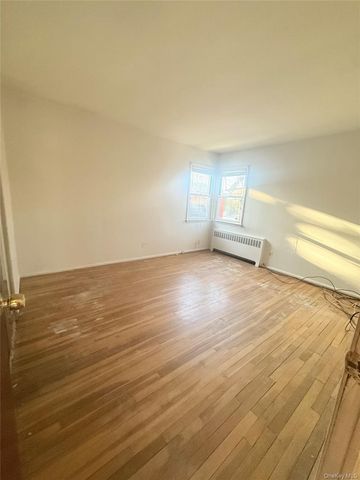 896 School Drive, North Baldwin, NY 11510