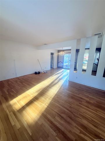 896 School Drive, North Baldwin, NY 11510