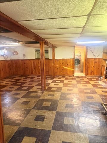 896 School Drive, North Baldwin, NY 11510