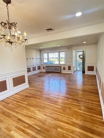 896 School Drive, North Baldwin, NY 11510