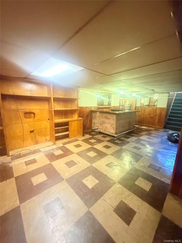 896 School Drive, North Baldwin, NY 11510