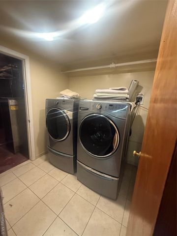 896 School Drive, North Baldwin, NY 11510