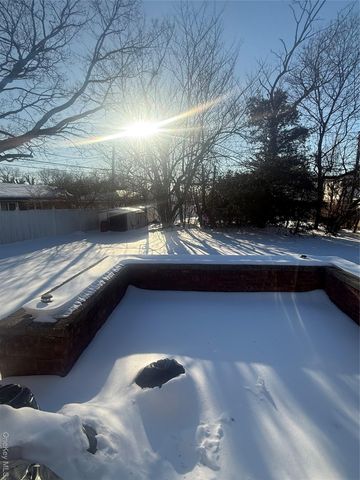 896 School Drive, North Baldwin, NY 11510