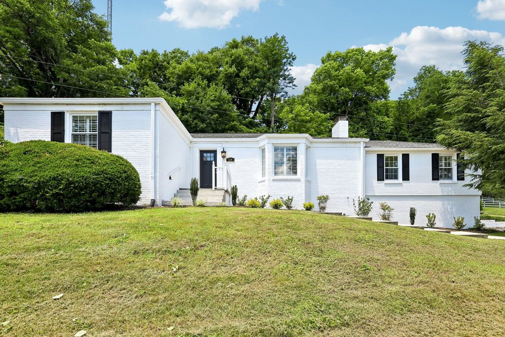114 Fairview Dr, Mount Pleasant, TN 38474
