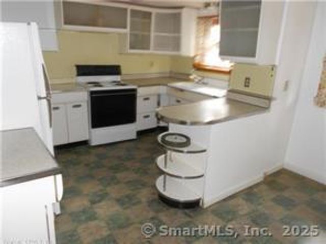 8 Burnham Street 2A, Plymouth, CT 06786