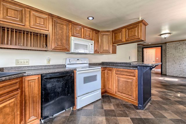 140 Keck Lane, Ruffs Dale, PA 15679