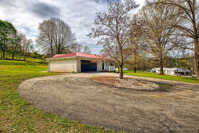 140 Keck Lane, Ruffs Dale, PA 15679