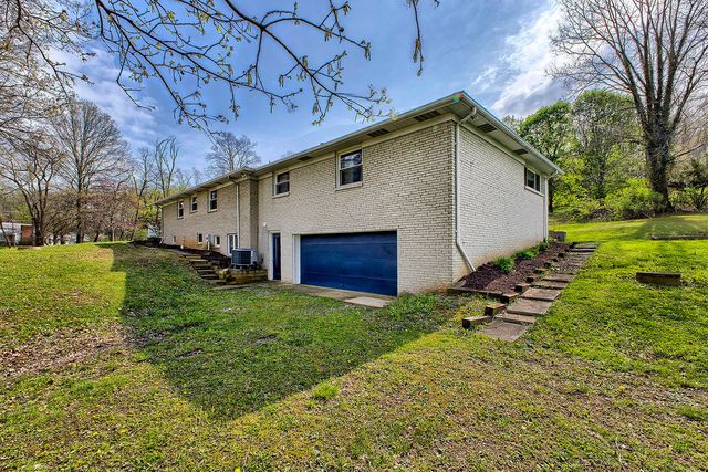 140 Keck Lane, Ruffs Dale, PA 15679