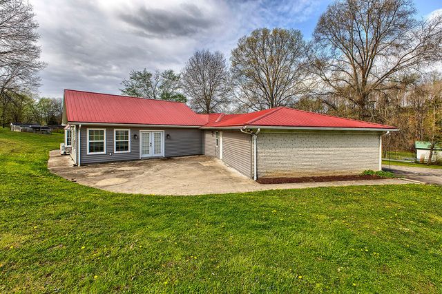 140 Keck Lane, Ruffs Dale, PA 15679