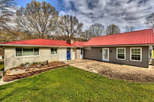 140 Keck Lane, Ruffs Dale, PA 15679