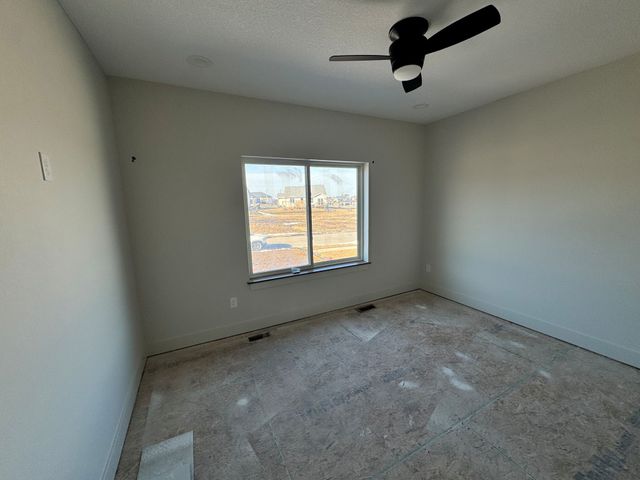 16408 N Valley Drive, Urbandale, IA 50323