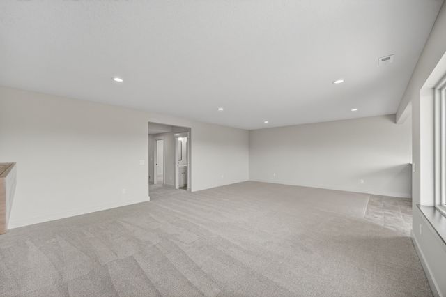 16408 N Valley Drive, Urbandale, IA 50323