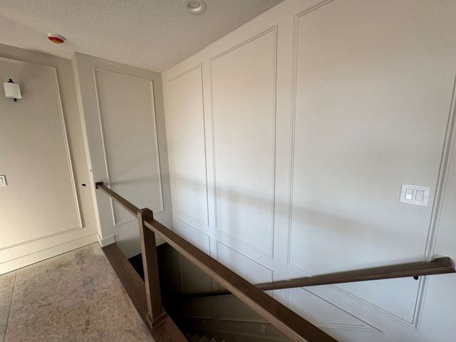 16408 N Valley Drive, Urbandale, IA 50323