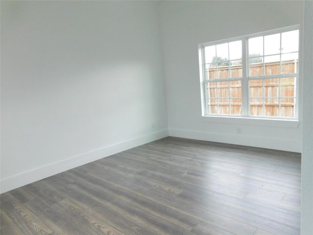 404 N Magnolia Avenue, Hubbard, TX 76648