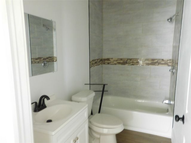 404 N Magnolia Avenue, Hubbard, TX 76648