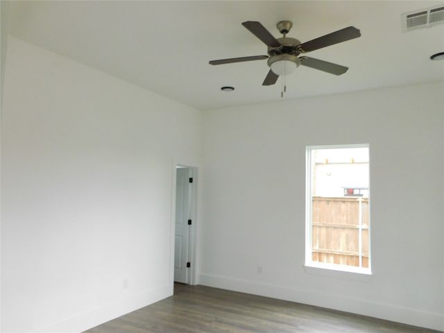 404 N Magnolia Avenue, Hubbard, TX 76648