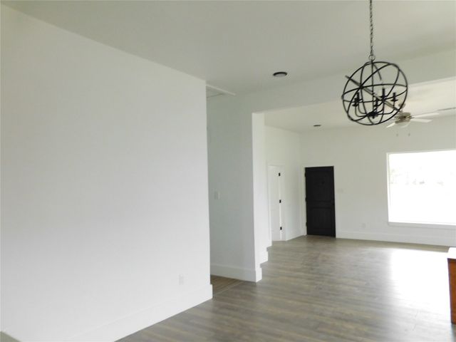 404 N Magnolia Avenue, Hubbard, TX 76648