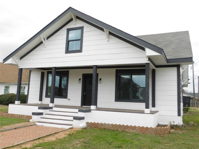 404 N Magnolia Avenue, Hubbard, TX 76648