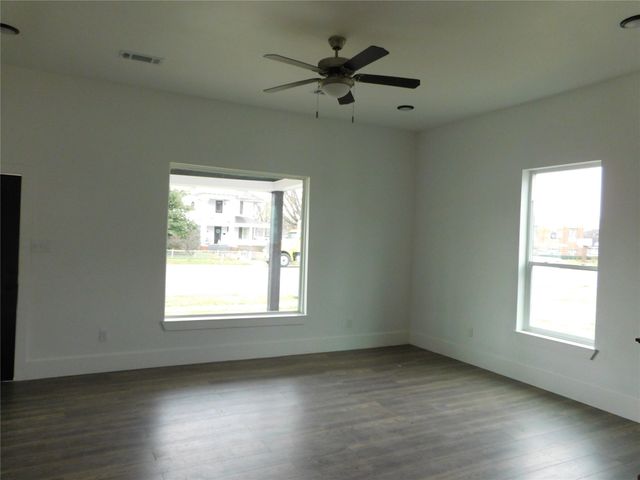 404 N Magnolia Avenue, Hubbard, TX 76648
