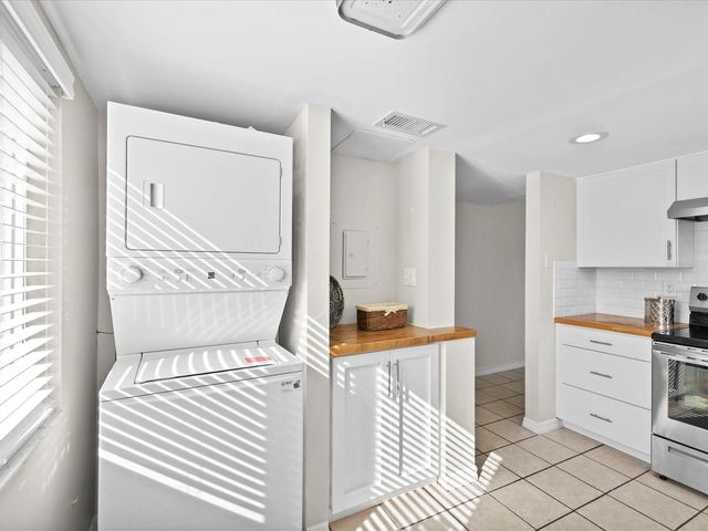 2737 ENTERPRISE ROAD E 111, Clearwater, FL 33759