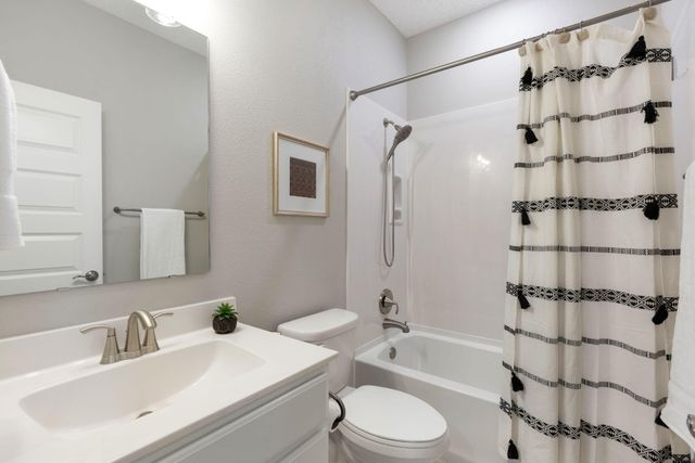 6309 Alpenglow Trail NE, Albuquerque, NM 87113