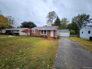 1510 S Crown Street, Westland, MI 48186