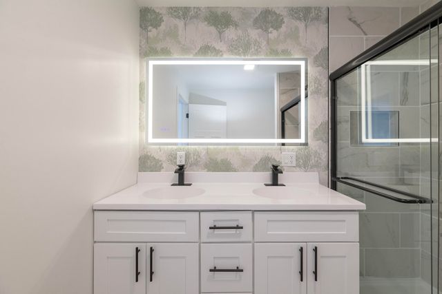 70908 Elkhart Road, Edwardsburg, MI 49112