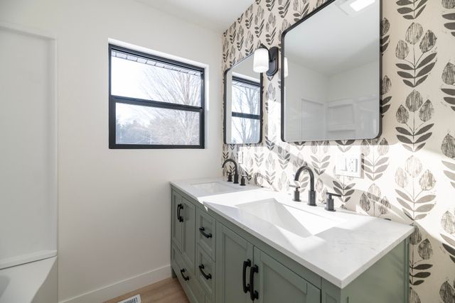 70908 Elkhart Road, Edwardsburg, MI 49112