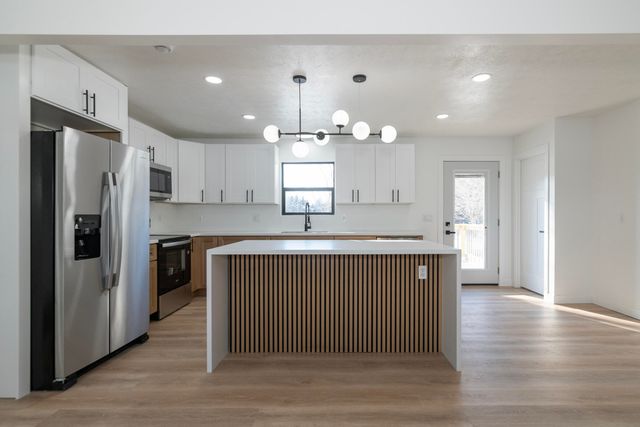 70908 Elkhart Road, Edwardsburg, MI 49112