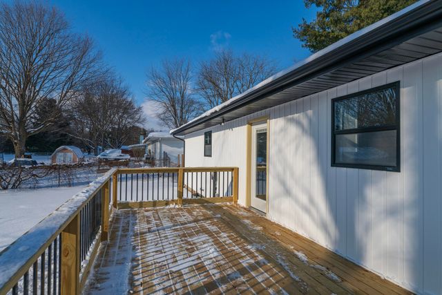 70908 Elkhart Road, Edwardsburg, MI 49112