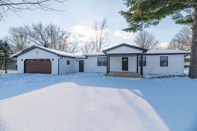 70908 Elkhart Road, Edwardsburg, MI 49112