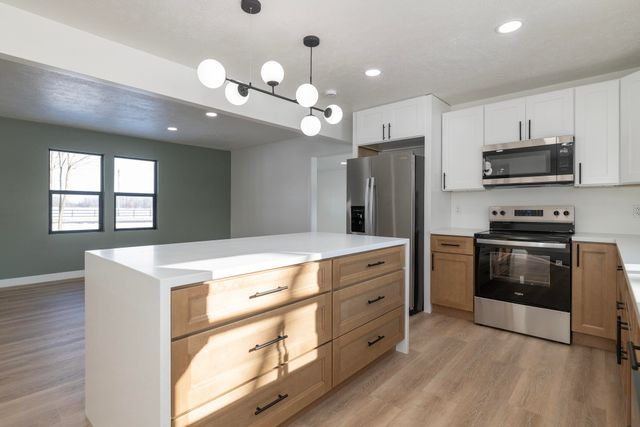 70908 Elkhart Road, Edwardsburg, MI 49112