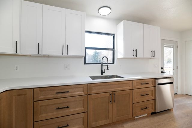 70908 Elkhart Road, Edwardsburg, MI 49112