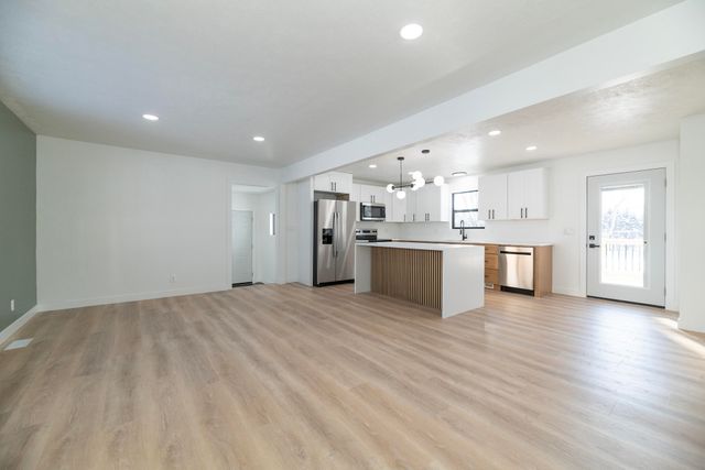 70908 Elkhart Road, Edwardsburg, MI 49112