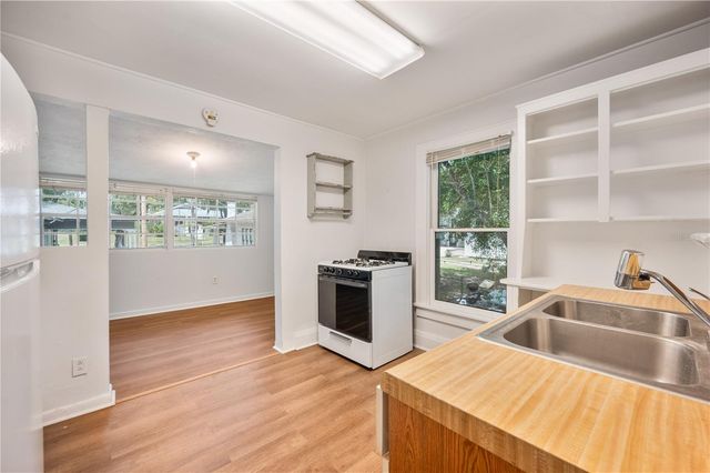 301 E PARK STREET, Lakeland, FL 33803