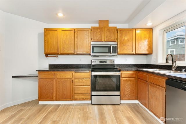 16318 119th Avenue Ct E, Puyallup, WA 98374