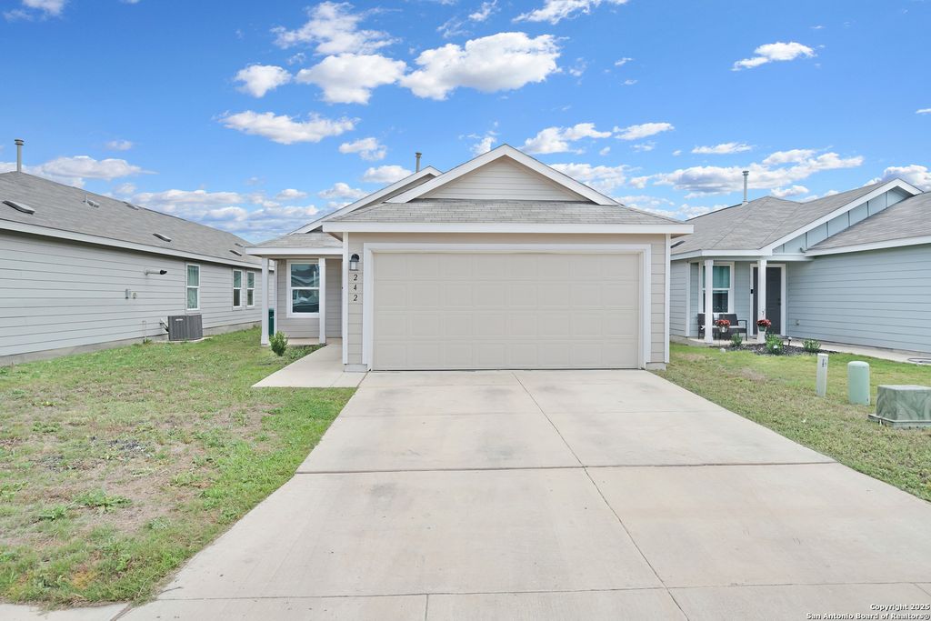242 AMBUSH RDG, San Antonio, TX 78220