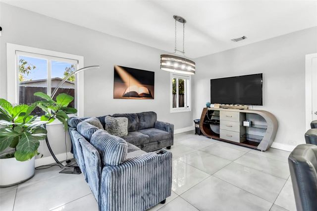 12940 SW 142nd Ter, Miami, FL 33186