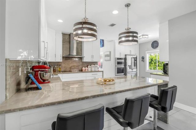 12940 SW 142nd Ter, Miami, FL 33186