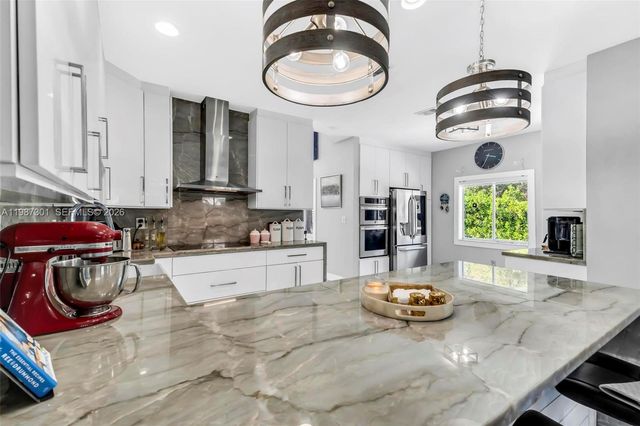 12940 SW 142nd Ter, Miami, FL 33186