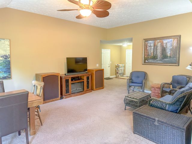 1004 Ryan Ct, Lebanon, TN 37087