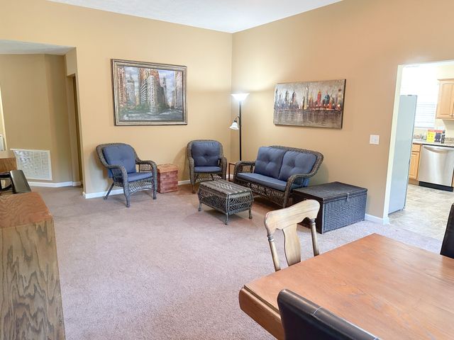 1004 Ryan Ct, Lebanon, TN 37087