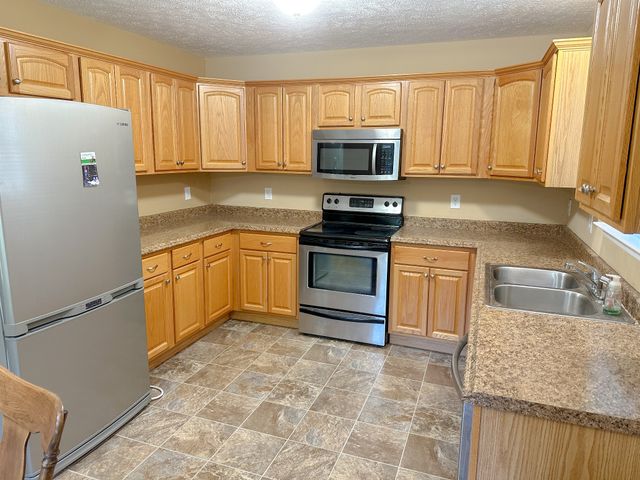 1004 Ryan Ct, Lebanon, TN 37087